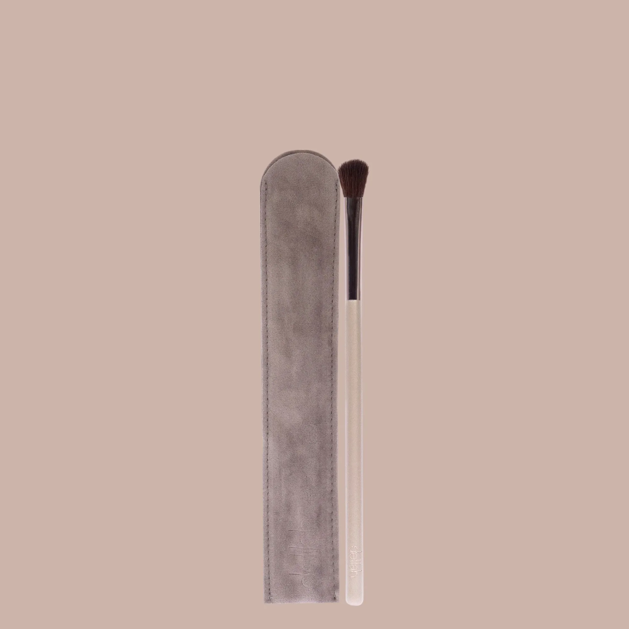 Eyeshadow Brush - BR05 by Delilah for Women - 1 Pc Brush