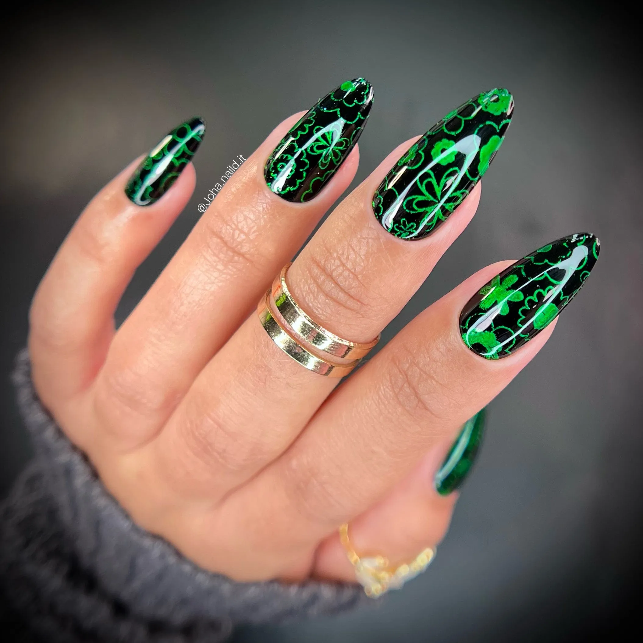 Floral Fever (M332) - Nail Stamping Plate