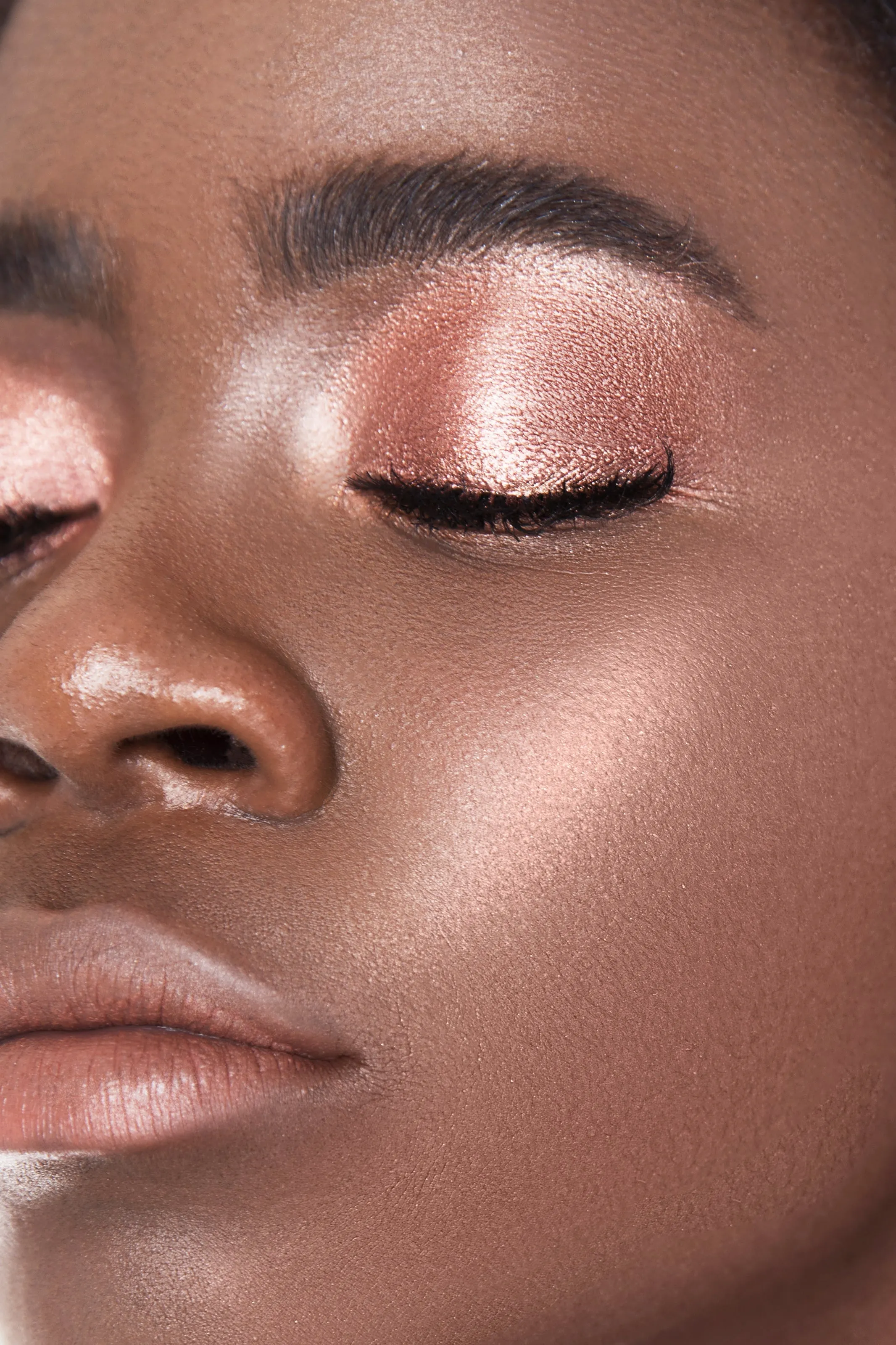 Glitter Chrome Eyeshadow - Rose Gold