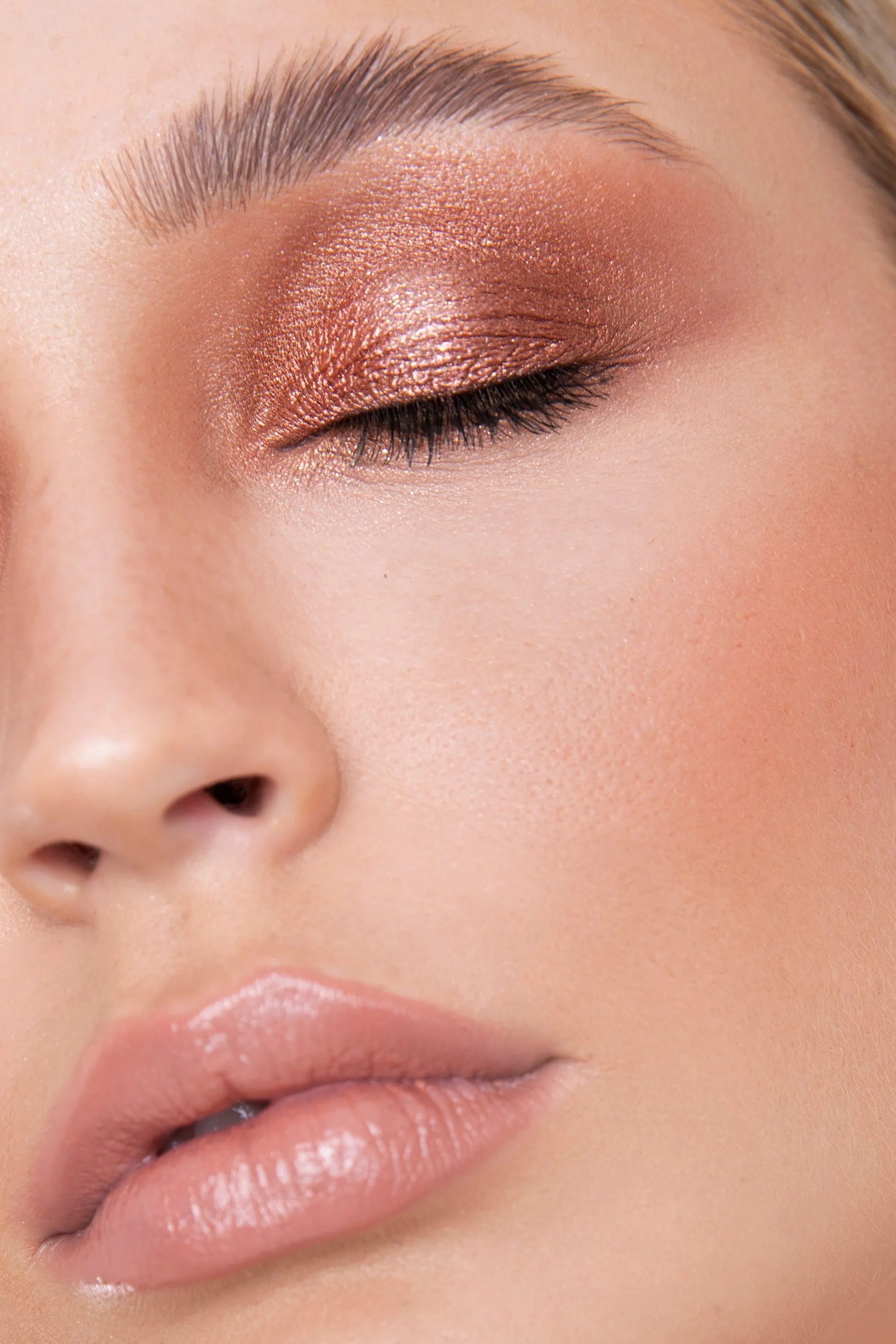 Glitter Chrome Eyeshadow - Rose Gold