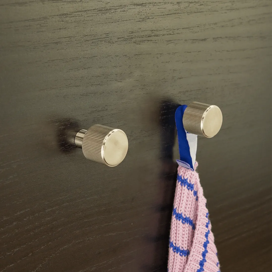 LENNON Grooved Button Hook - Stainless Steel