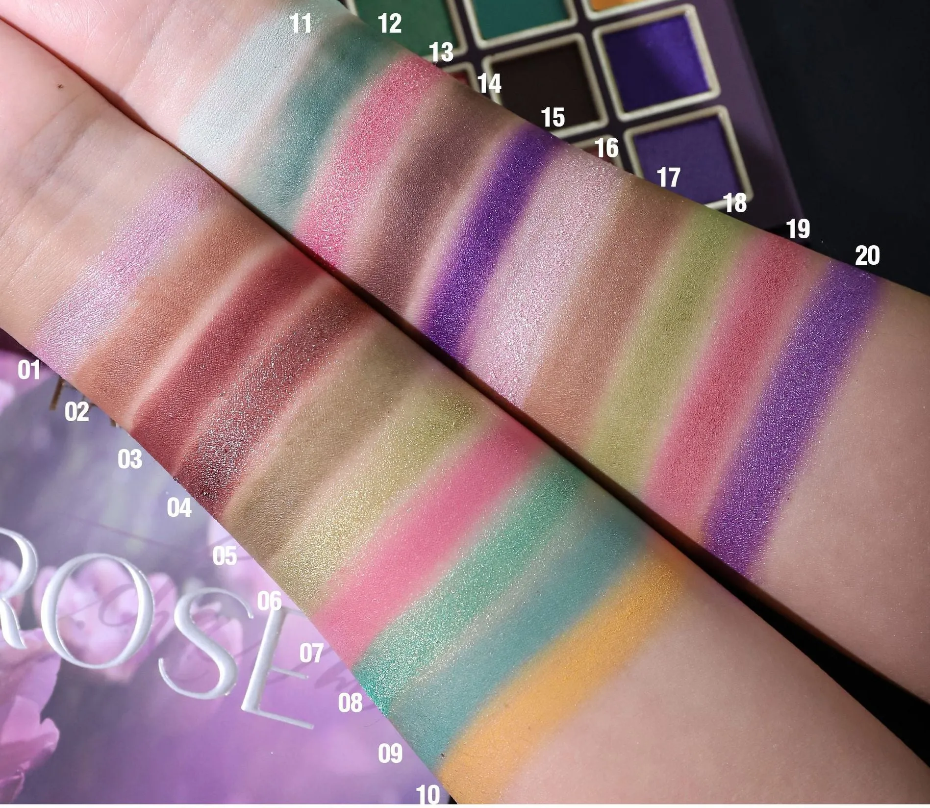 MA596 - 20-Color Eyeshadow palette