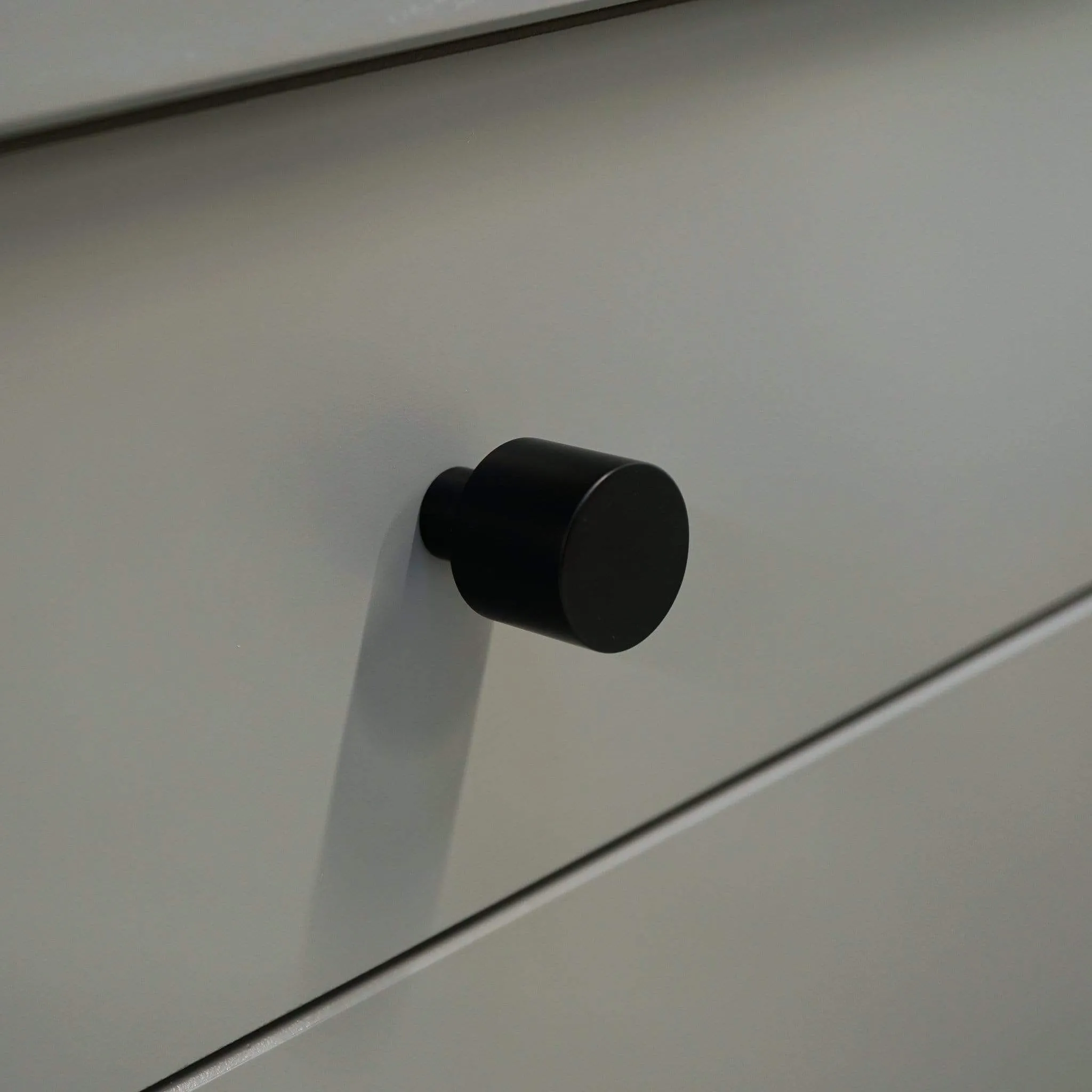 MAXWELL Button Hook - Black