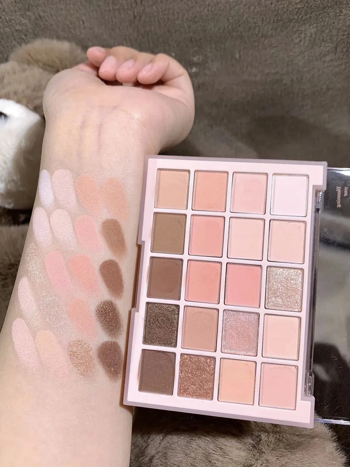 Yeknu 20 Colors Matte Glitter Eyeshadow Palette Korean Makeup Pearly Eye Shadow Waterproof Acrylic Shadow Palettes Women Cosmetics